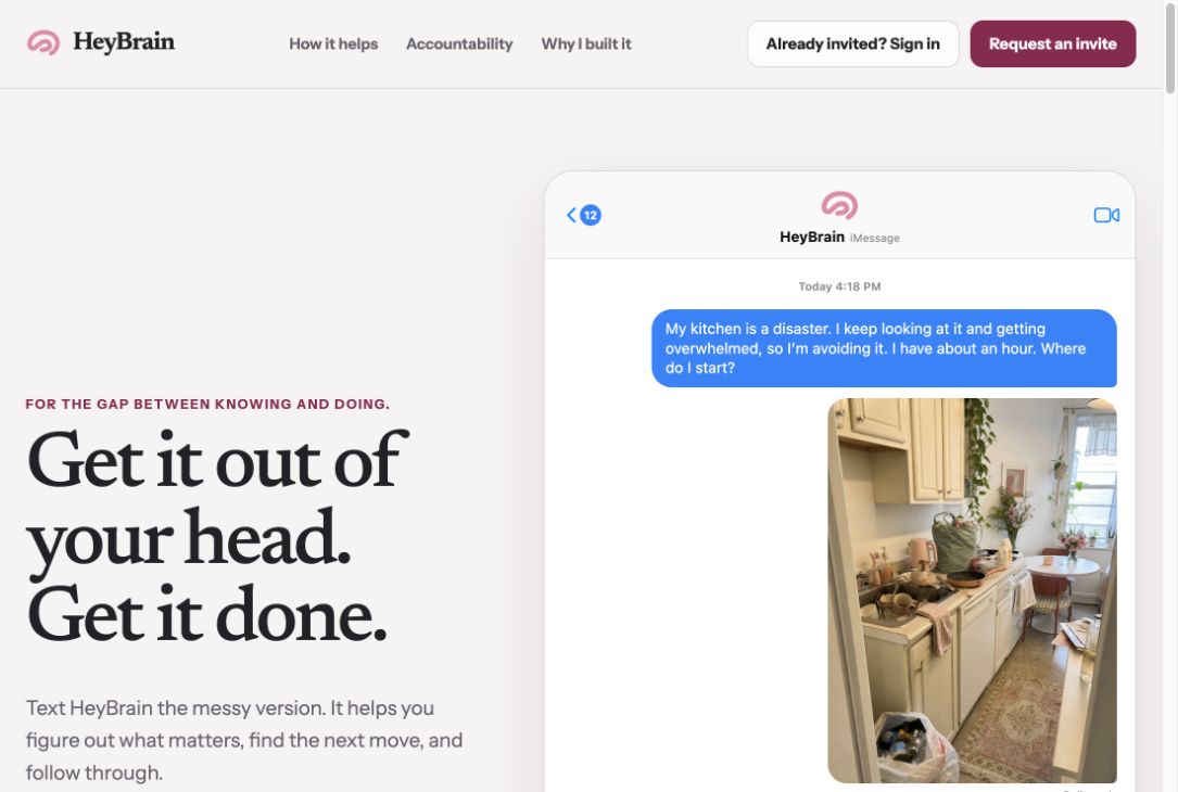 HeyBrain’s homepage with an example iMessage conversation